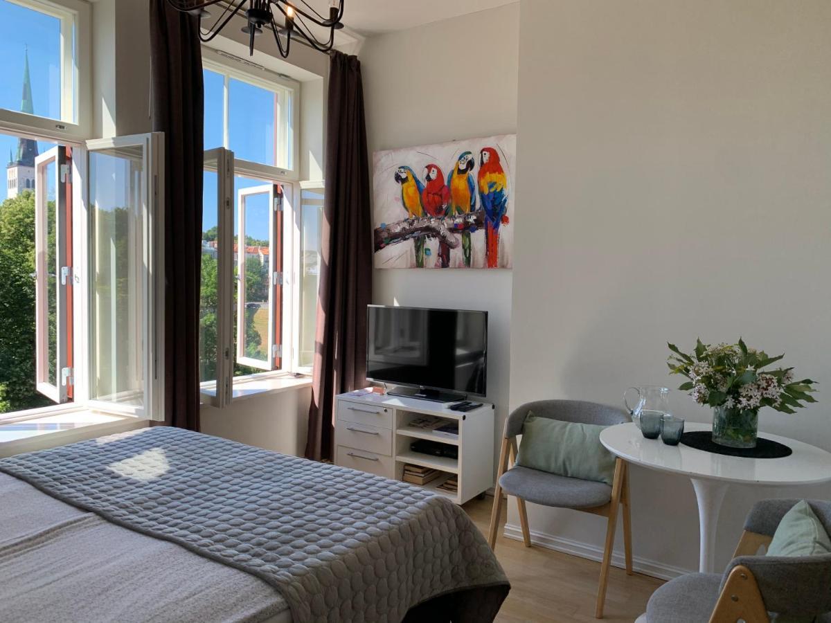 Orange Mere Apartment *